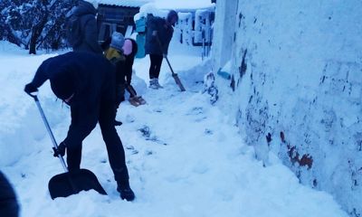 Волонтеры из Ярославской области расчистили дома одиноких пенсионеров