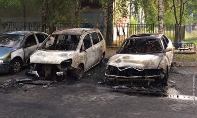Семь автомобилей горели ночью в Заволжском районе Ярославля