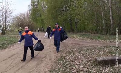 Ярославские спасатели очистили берег Волги от мусора
