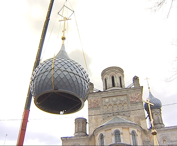 На храм Андрея Критского установили купола