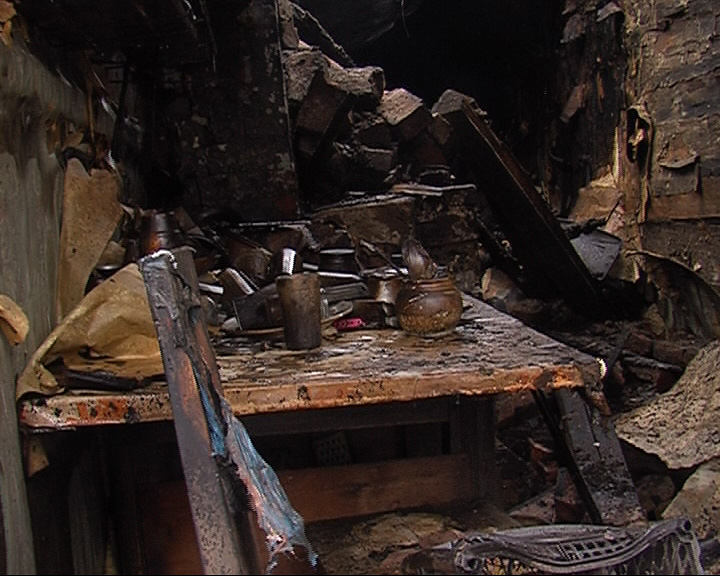 Пожар оставил без крова три семьи