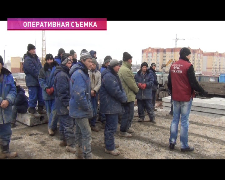 Нелегальные мигранты трудились на стройке в Ярославле