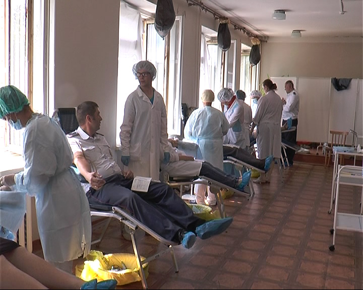 В день донора переславские сотрудники ГИБДД отправились на сдачу крови для пострадавших в ДТП