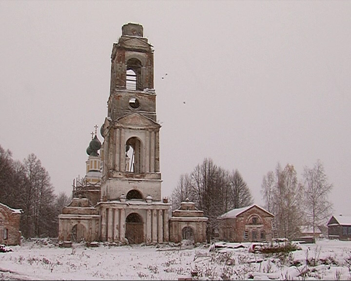 Многодетная семья из Борисоглебского района восстанавливает заброшенную церковь