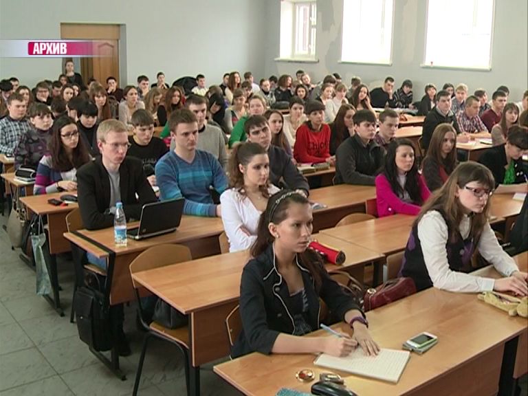Студенты более 40 вузов России пожаловались на задержку стипендий