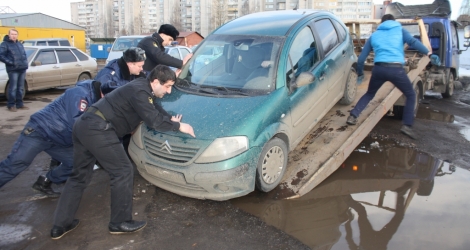 Можно ли вернуть автомобиль в салон?