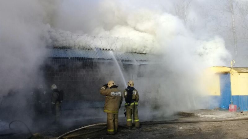 Огненное зарево в Ярославле: сгорела швейная фабрика, сумма ущерба сотни млн. рублей