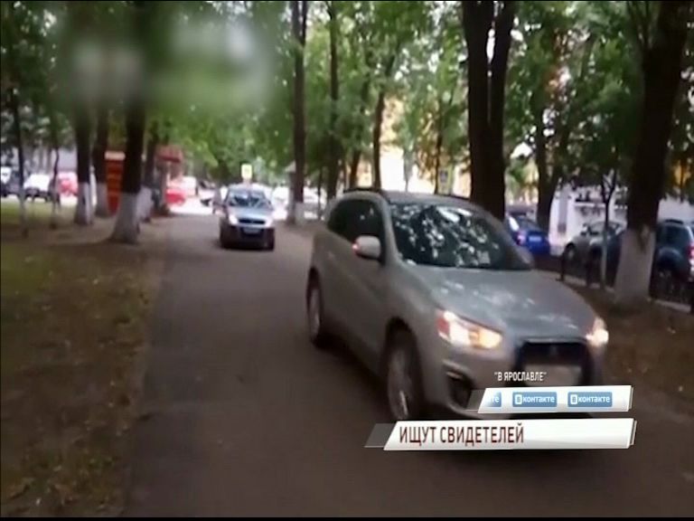 Полицейские разыскивают автохамов, рассекавших по скверу на улице Свердлова