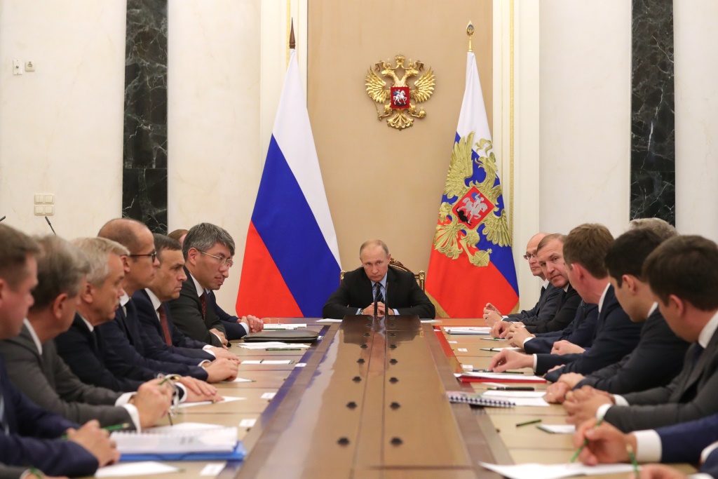 В Кремле прошла встреча Владимира Путина с главами регионов