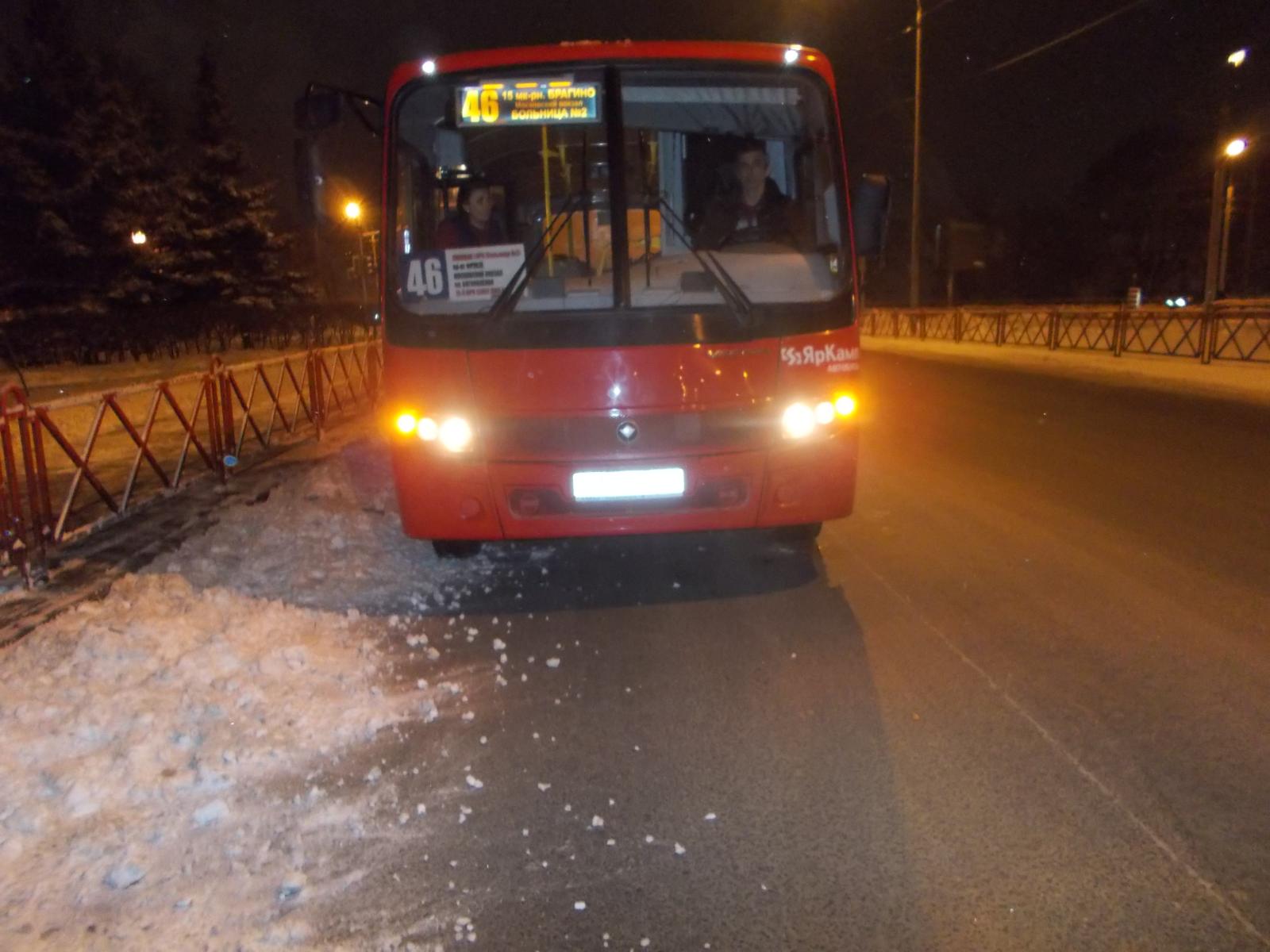 На проспекте Фрунзе четырехлетний мальчик упал в маршрутке и получил травмы  | Первый ярославский телеканал