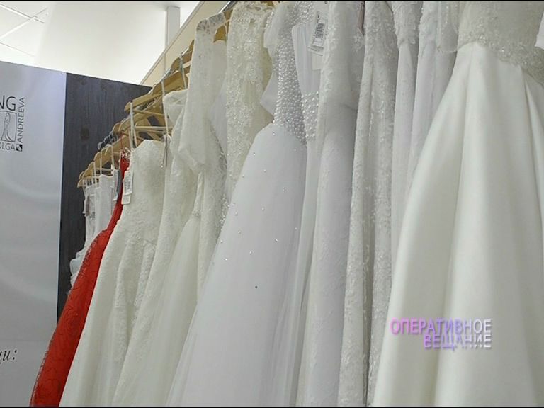Свадьбы не будет: Ярославские приставы арестовали 250 свадебных платьев