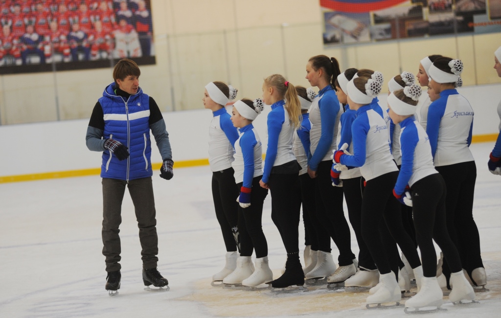 Олимпийский чемпион Алексей Ягудин провел мастер-класс на новой ледовой арене в Некрасовском