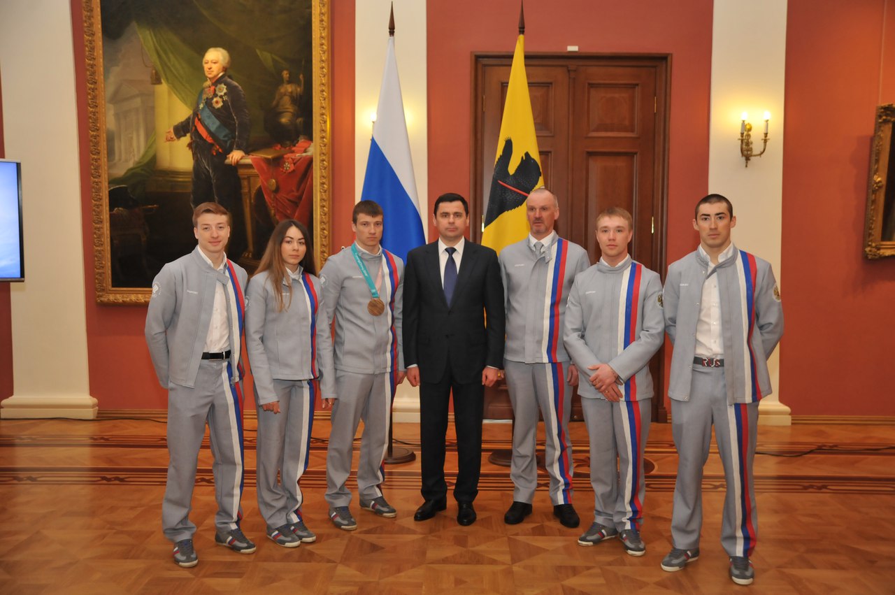 Дмитрий Миронов встретился с ярославскими фристайлистами и наградил их за участие в Олимпиаде