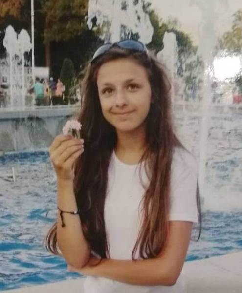 В Ярославле ищут 16-летнюю длинноволосую девушку