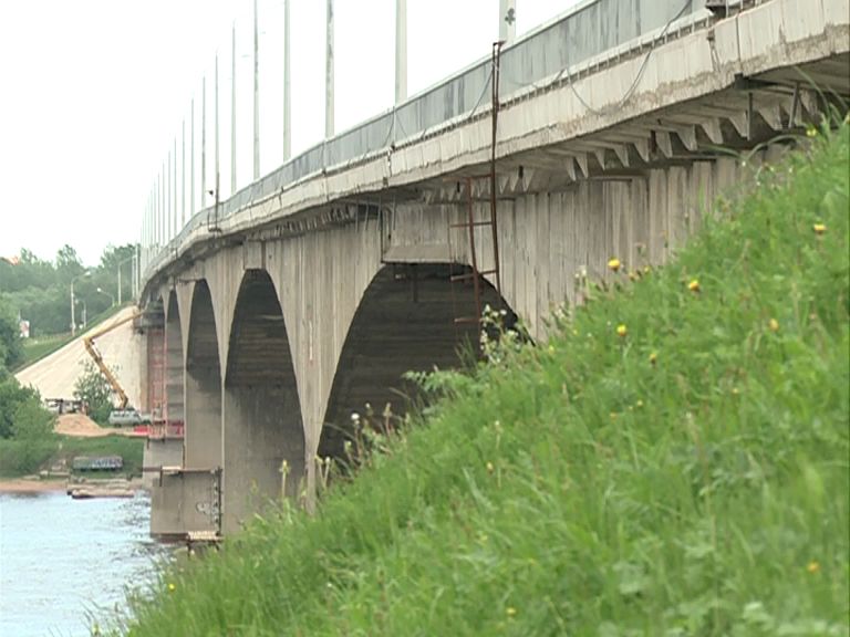 На Октябрьском мосту в Ярославле начались ремонтные работы