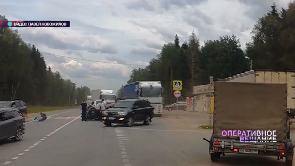 Под Переславлем столкнулись две иномарки: одна отлетела в пешехода