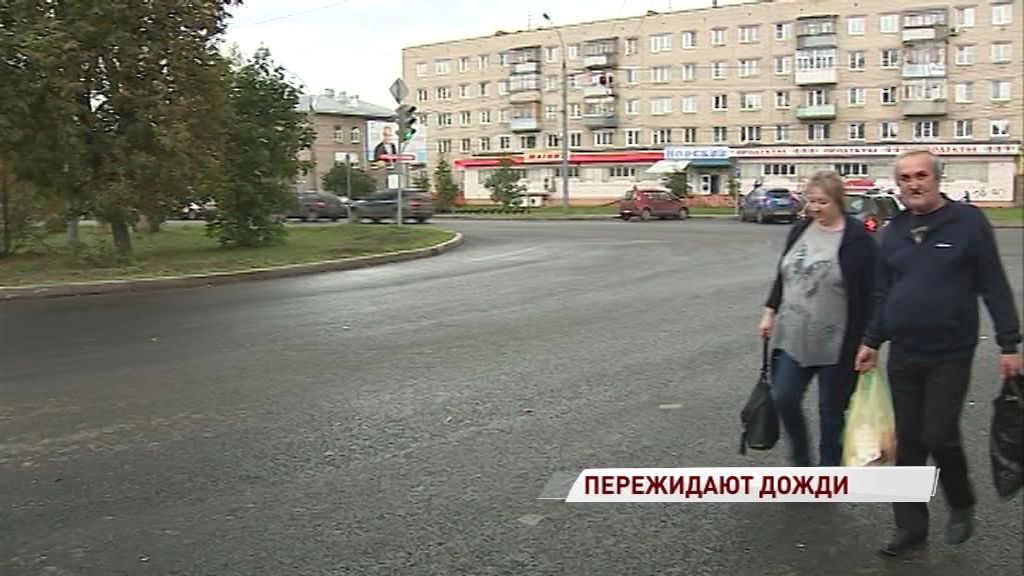 Срок сдачи ближе, а погода не радует: успеют ли дорожники закончить работы на улицах Ярославля