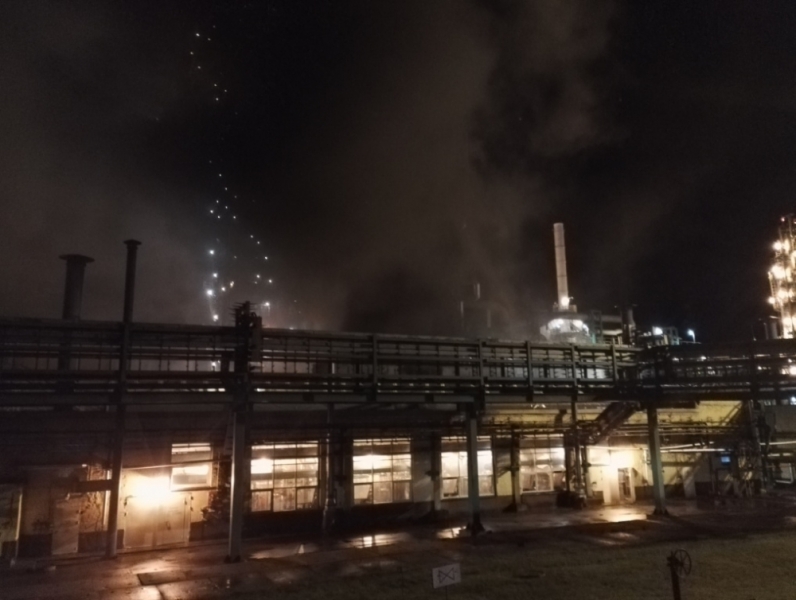 В Ярославле загорелся нефтеперерабатывающий завод