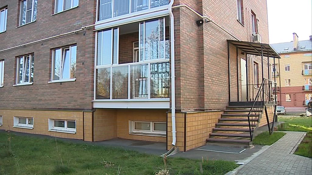 Шум, грязь и пьяные драки: жители Заволги возмущены незаконным хостелом в своем доме
