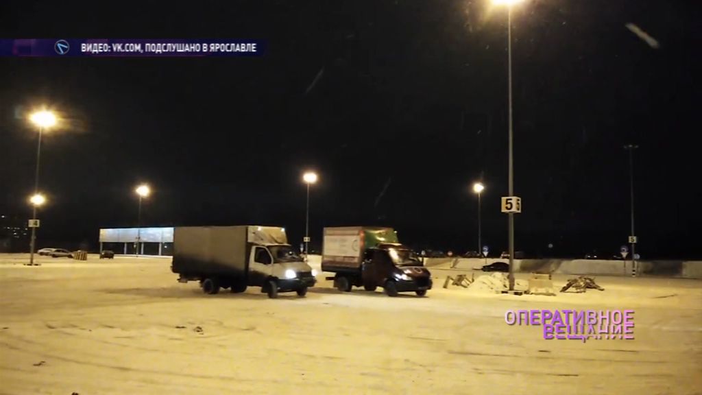 ВИДЕО: Водители «Газелей» дрифтуют на скользкой парковке