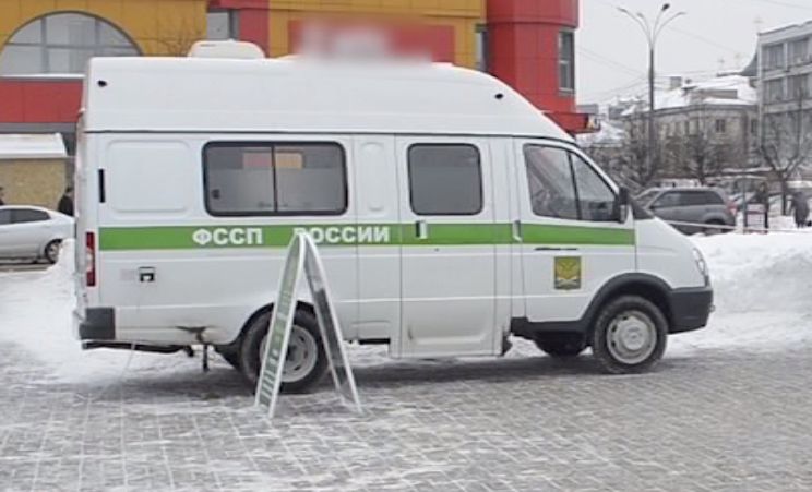 Нерадивую мать, задолжавшую 128 тысяч рублей алиментов, отправили на обязательные работы