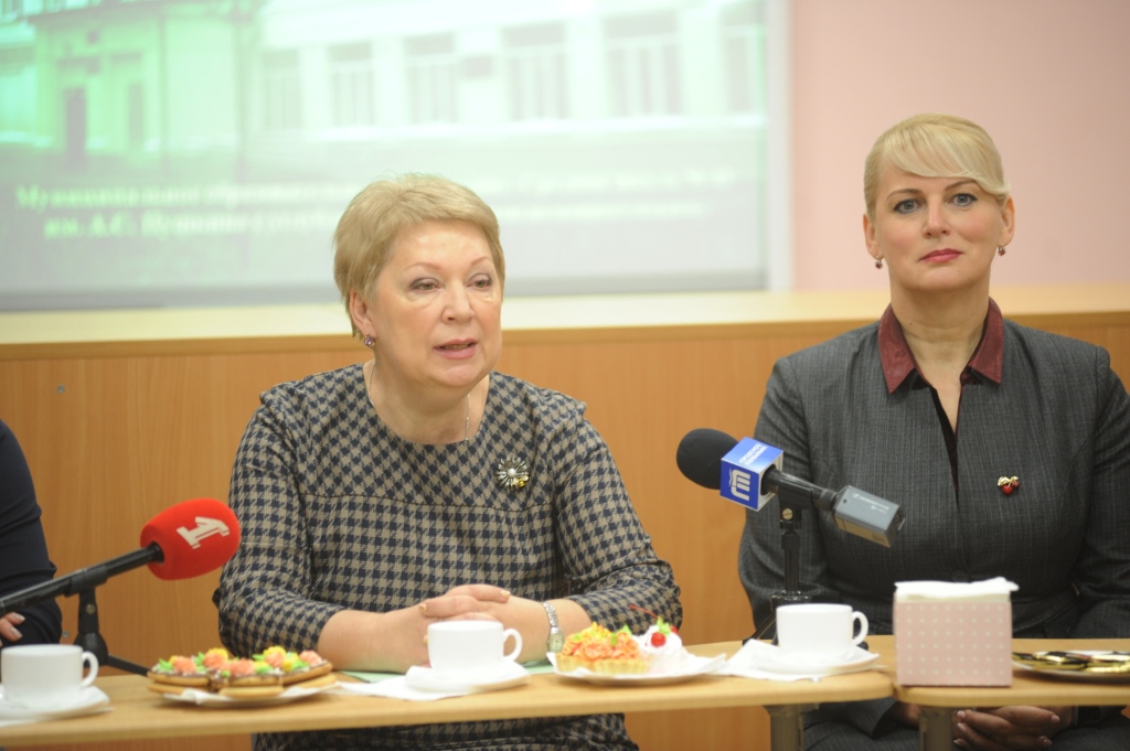 Министр просвещения России провела открытый урок по Конституции в ярославской школе