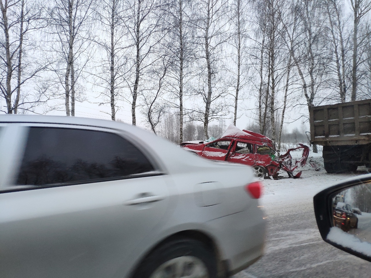 На въезде в Ярославль столкнулись пять автомобилей