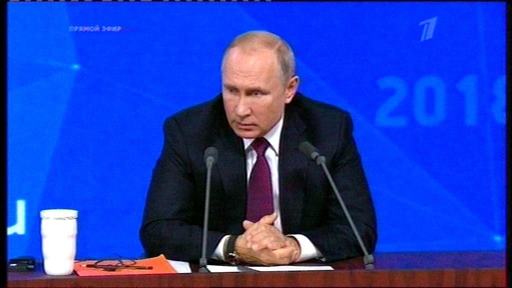 Владимир Путин выступает с ежегодным посланием Федеральному собранию