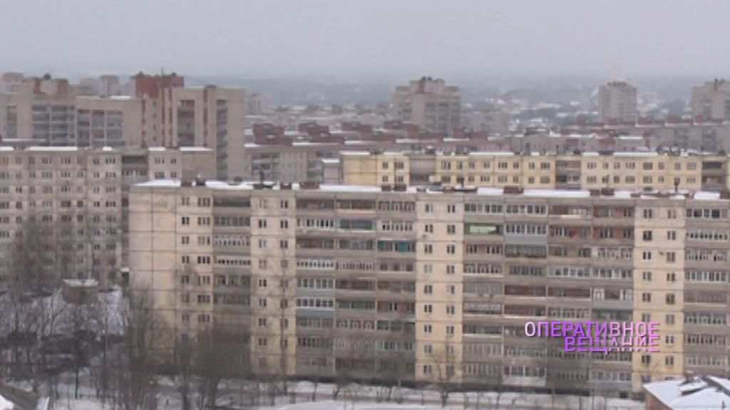 В Рыбинске госпитализировали женщину, угрожавшую сбросить детей с балкона