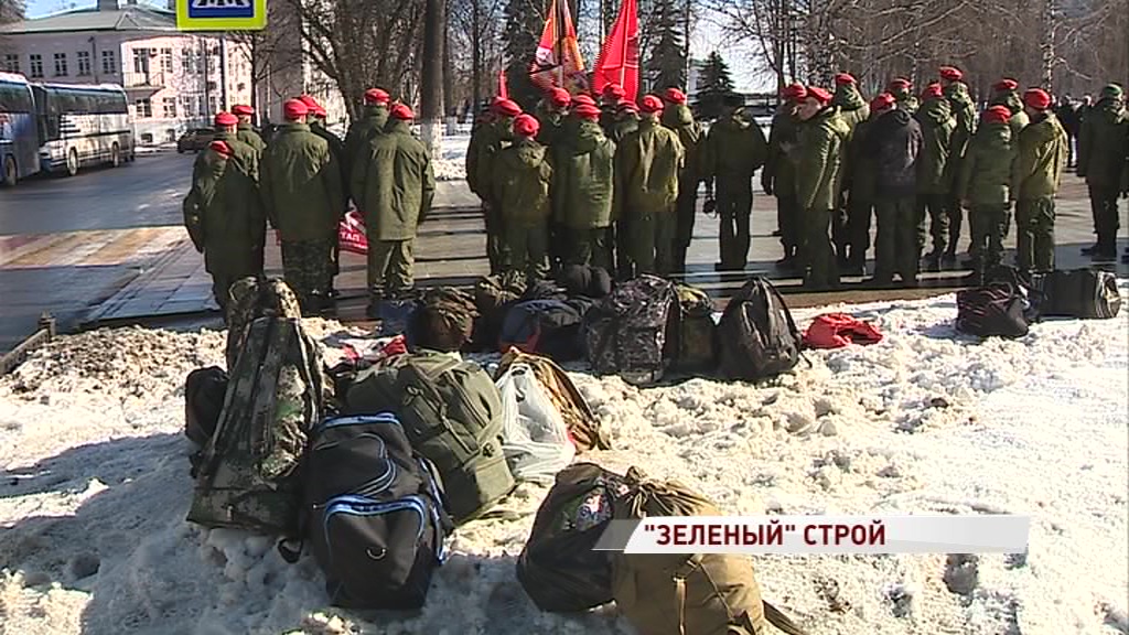 Члены «Юнармии» отправились на сборы в Костромской парашютно-десантный полк