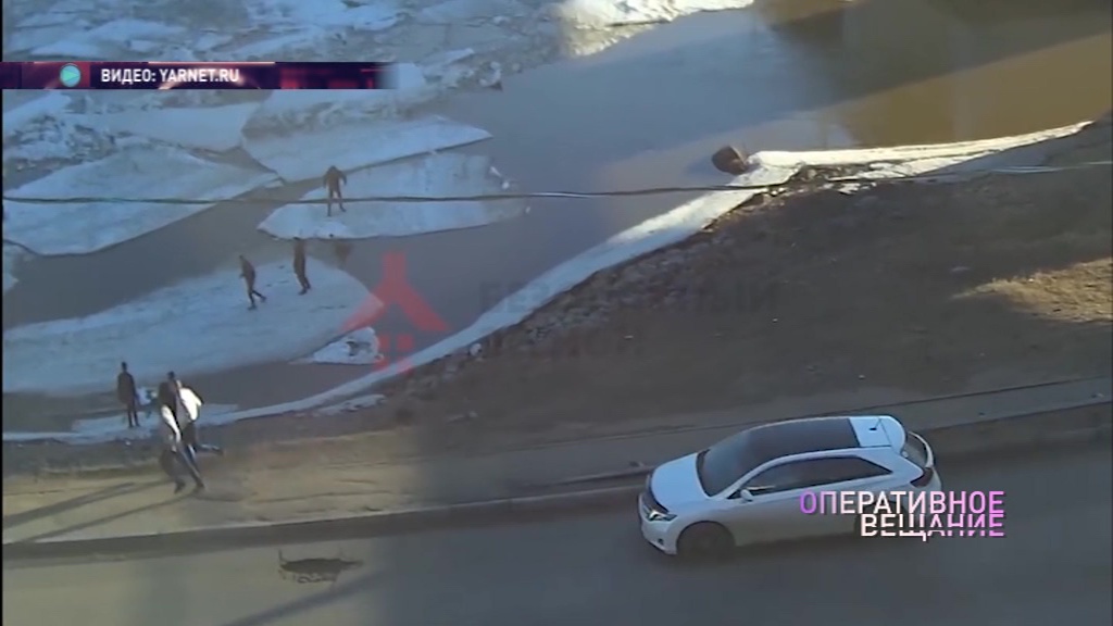 ВИДЕО: Ярославские подростки устроили «классики» на тонком весеннем льду