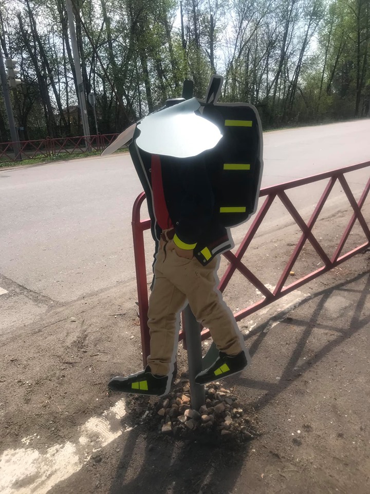 В Ярославле испортили дорожный знак для безопасности пешеходов