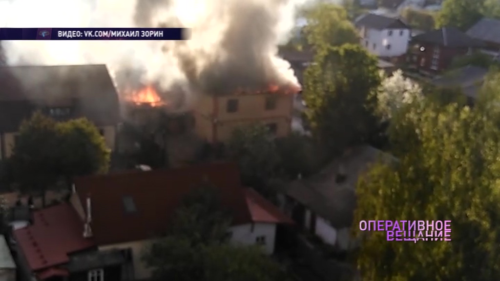 Крупный пожар в Ярославле: на Доронина загорелся коттедж