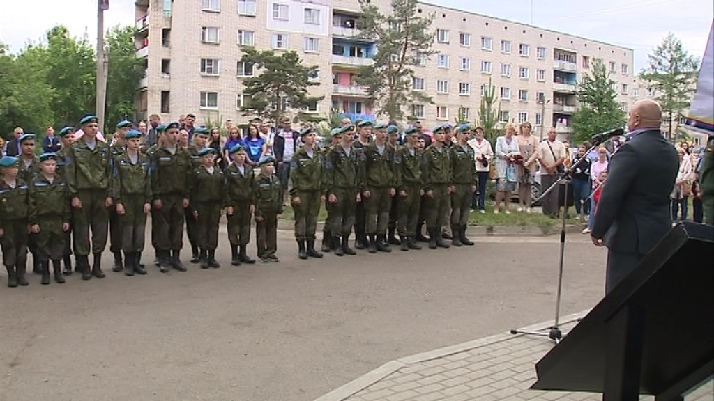 Воспитанники военно-патриотического клуба стали десантниками