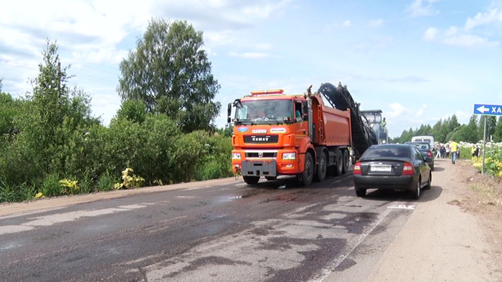 В области стартовал масштабный ремонт дорог: где идут работы