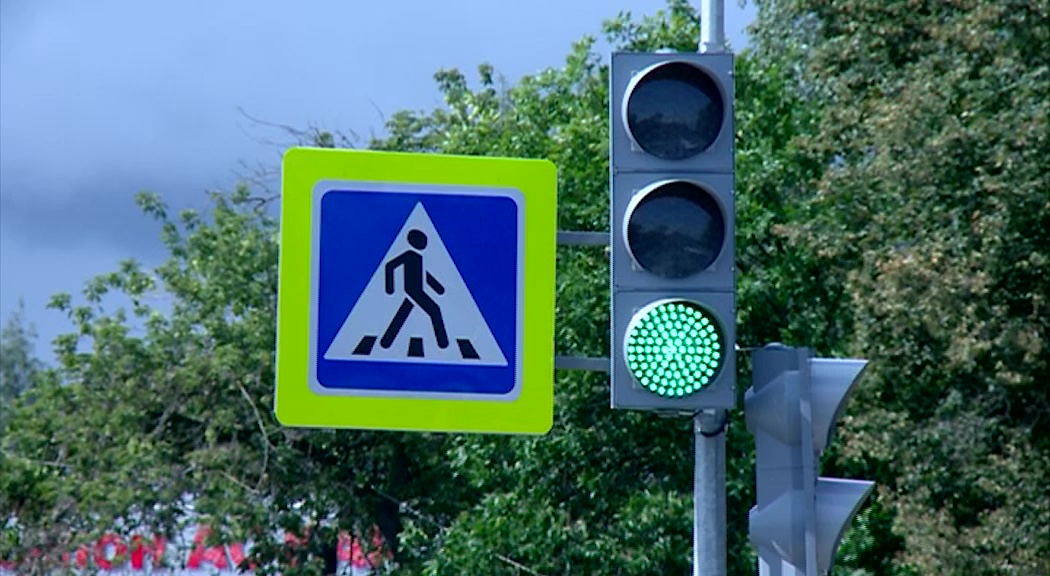 Нажал кнопку – парализовал движение: заволжане не оценили новый светофор на улице Дачной