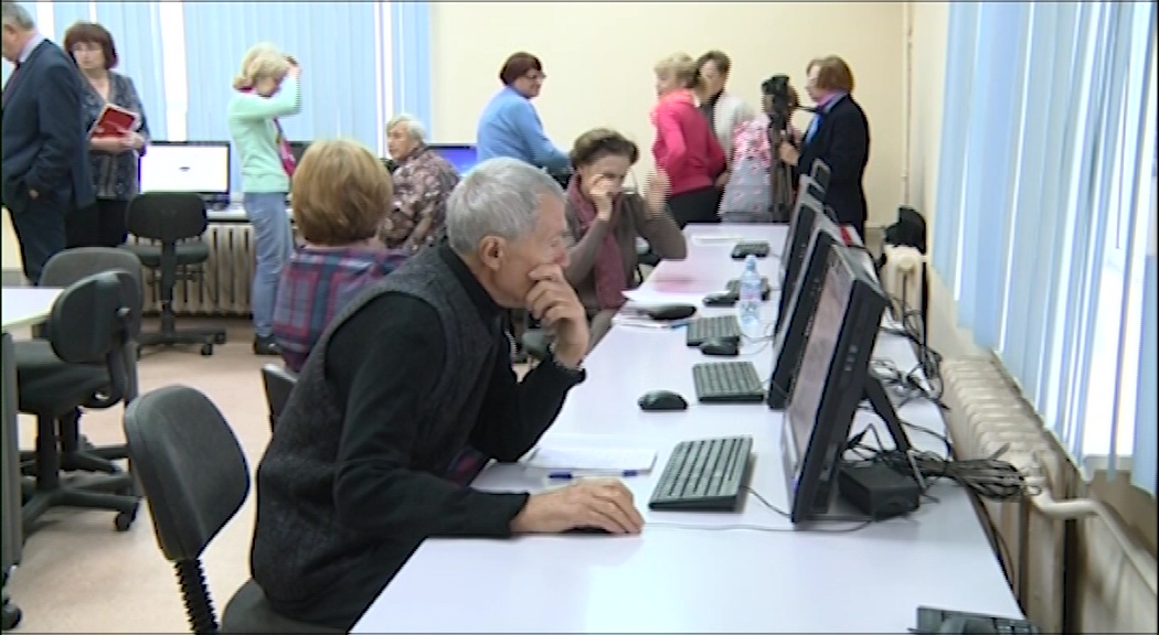 Работающим пожилым людям повысили пенсию