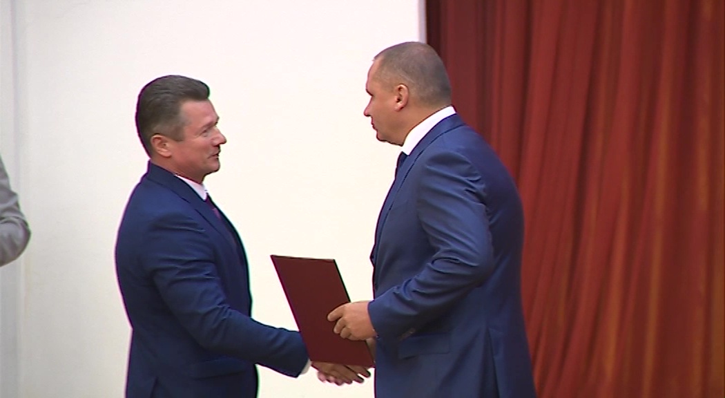 В правительстве Ярославской области наградили лучших работников строительной отрасли