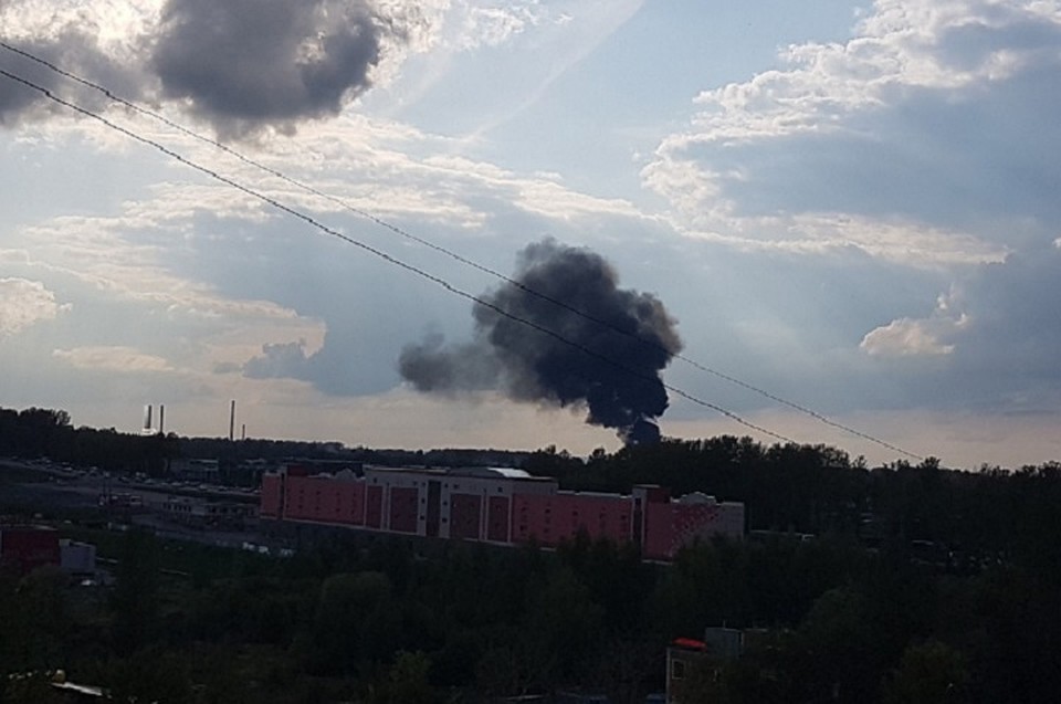 Огромный столб черного дыма: в Ярославле взорвался бензовоз