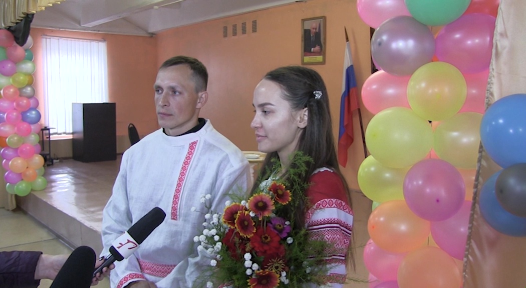 В ИК-12 Рыбинска сыграли свадьбу в славянском стиле