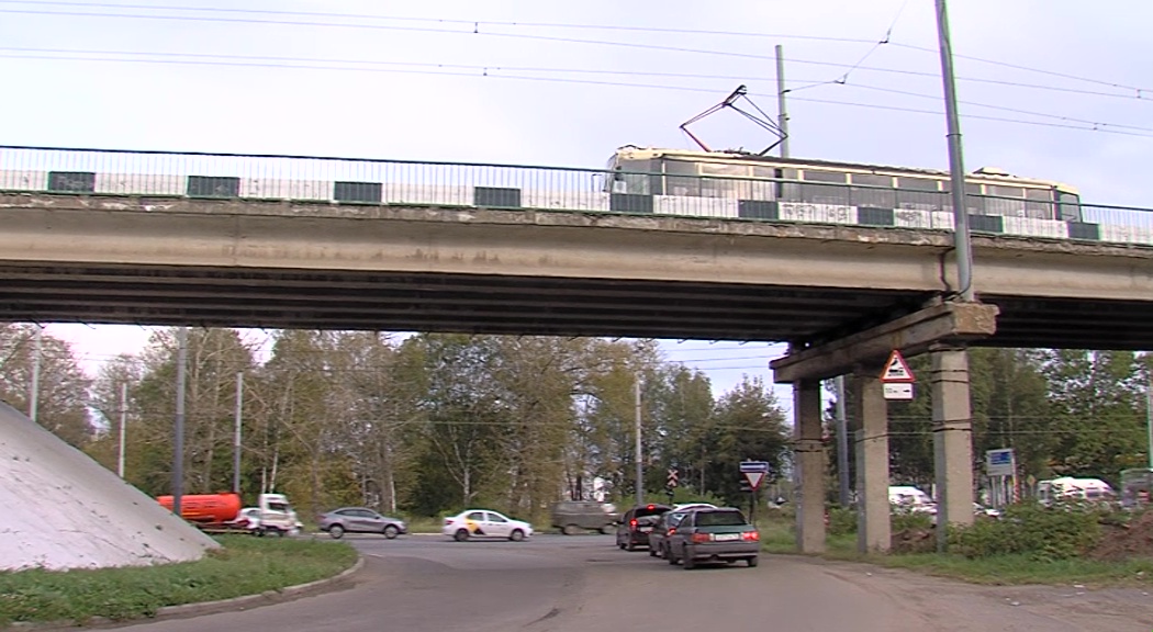 Прокуратура требует от мэрии отремонтировать трамвайный мост в районе «Лакокраски»