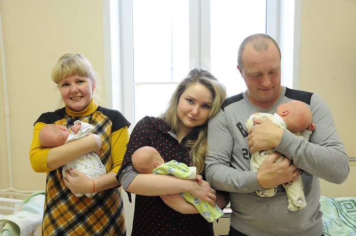 В Ярославле из перинатального центра выписали третью тройню за этот год