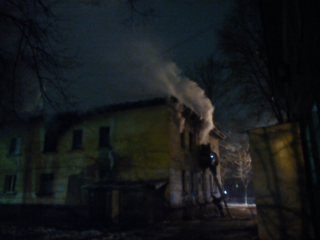 В Ярославле едва не выгорел дотла многоквартирный дом