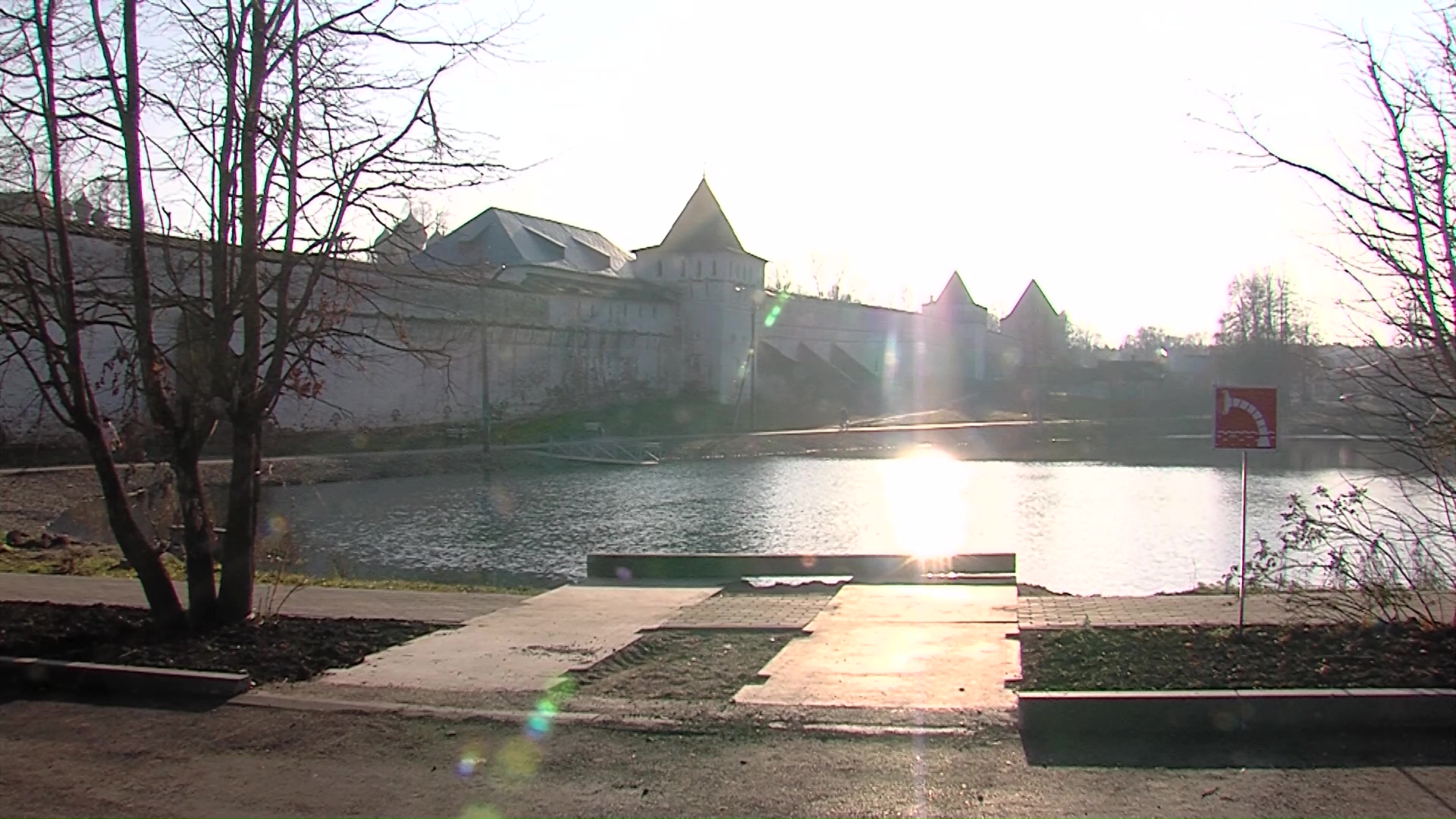 В поселке Борисоглебском благоустроили сквер и реконструировали территорию вокруг пруда