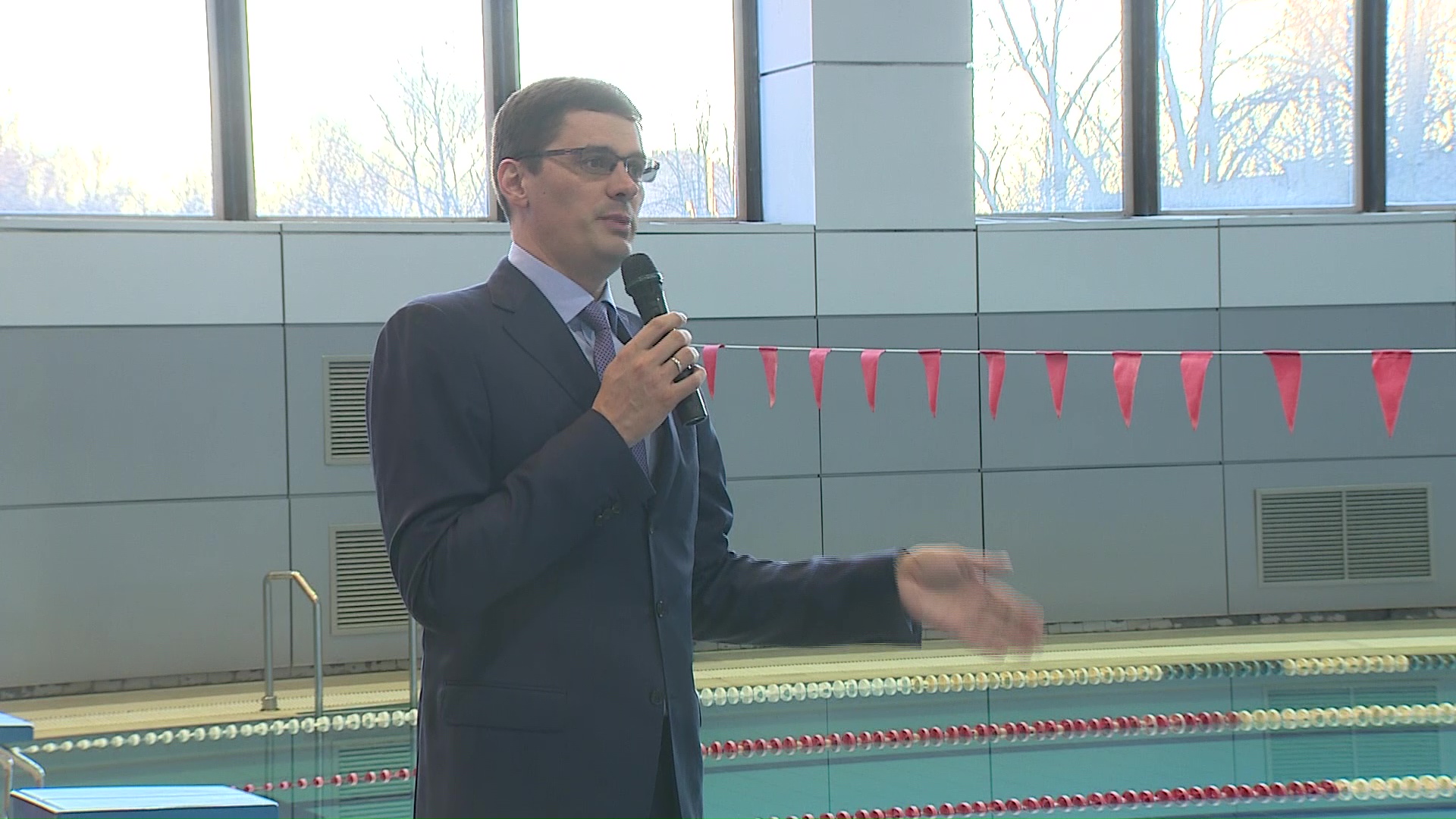 Четырехкратный олимпийский чемпион по плаванию Александр Попов пообщался с юными спортсменами