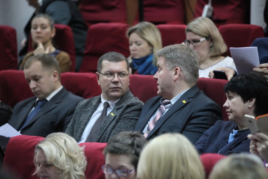 В Ярославской области обсудили взаимодействие педагогов и общественности в вопросах воспитания