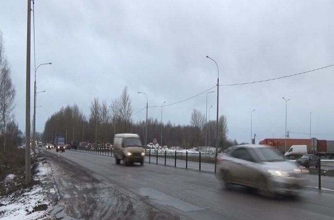 На тросовом ограждении на окружной дороге в Ярославле пострадали несколько машин