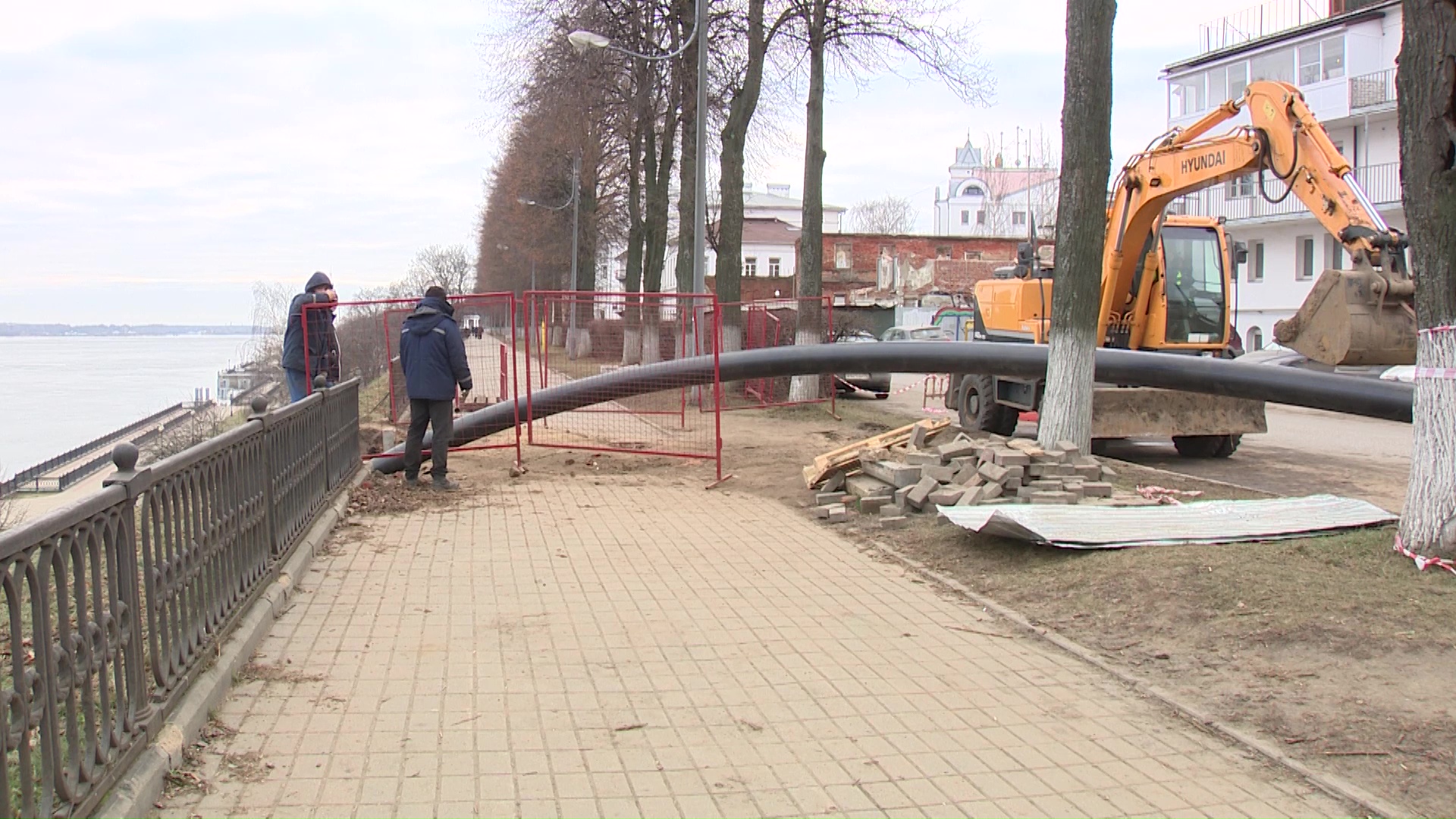 Водоканал меняет изношенный дюкер через Волгу в Ярославле