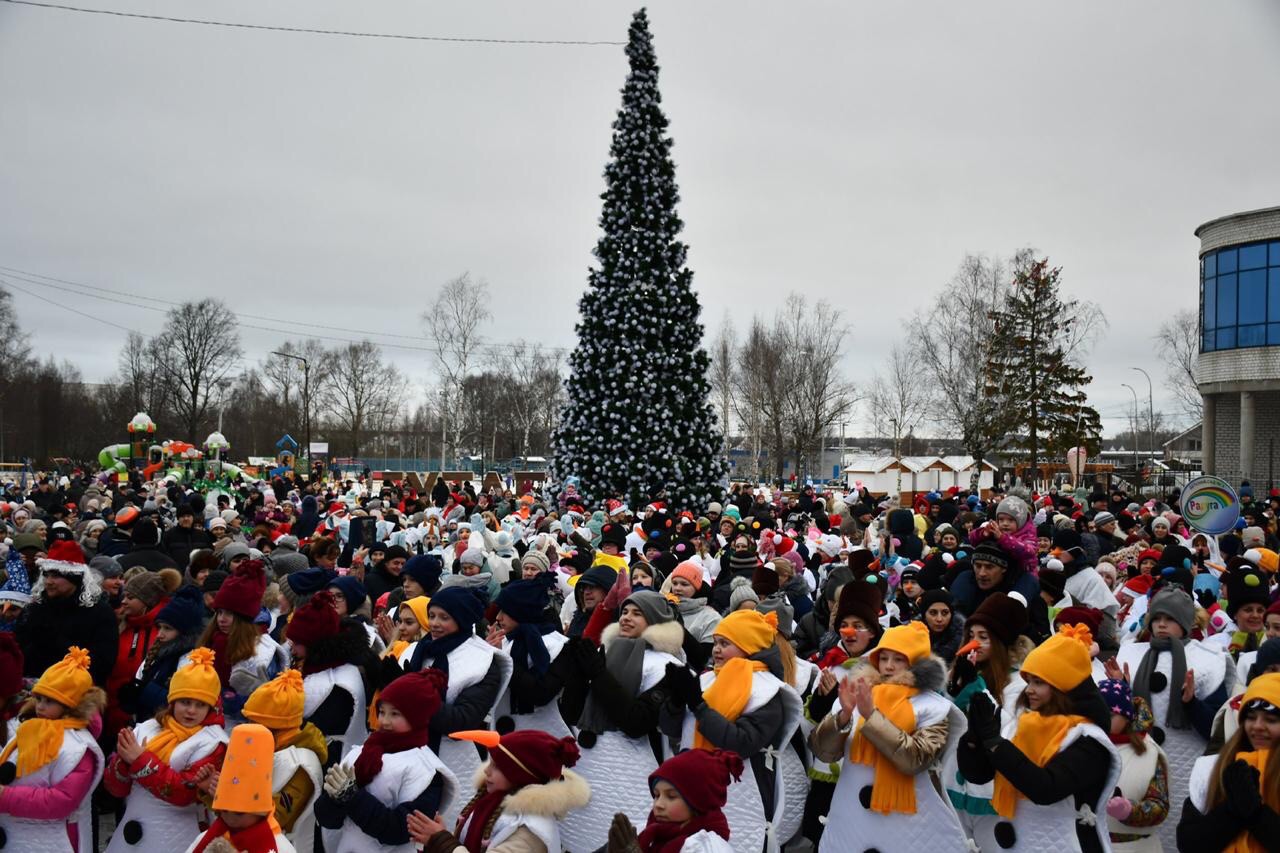 Посмотреть на «Шествие снеговиков» в Тутаеве собрались более двух тысяч человек