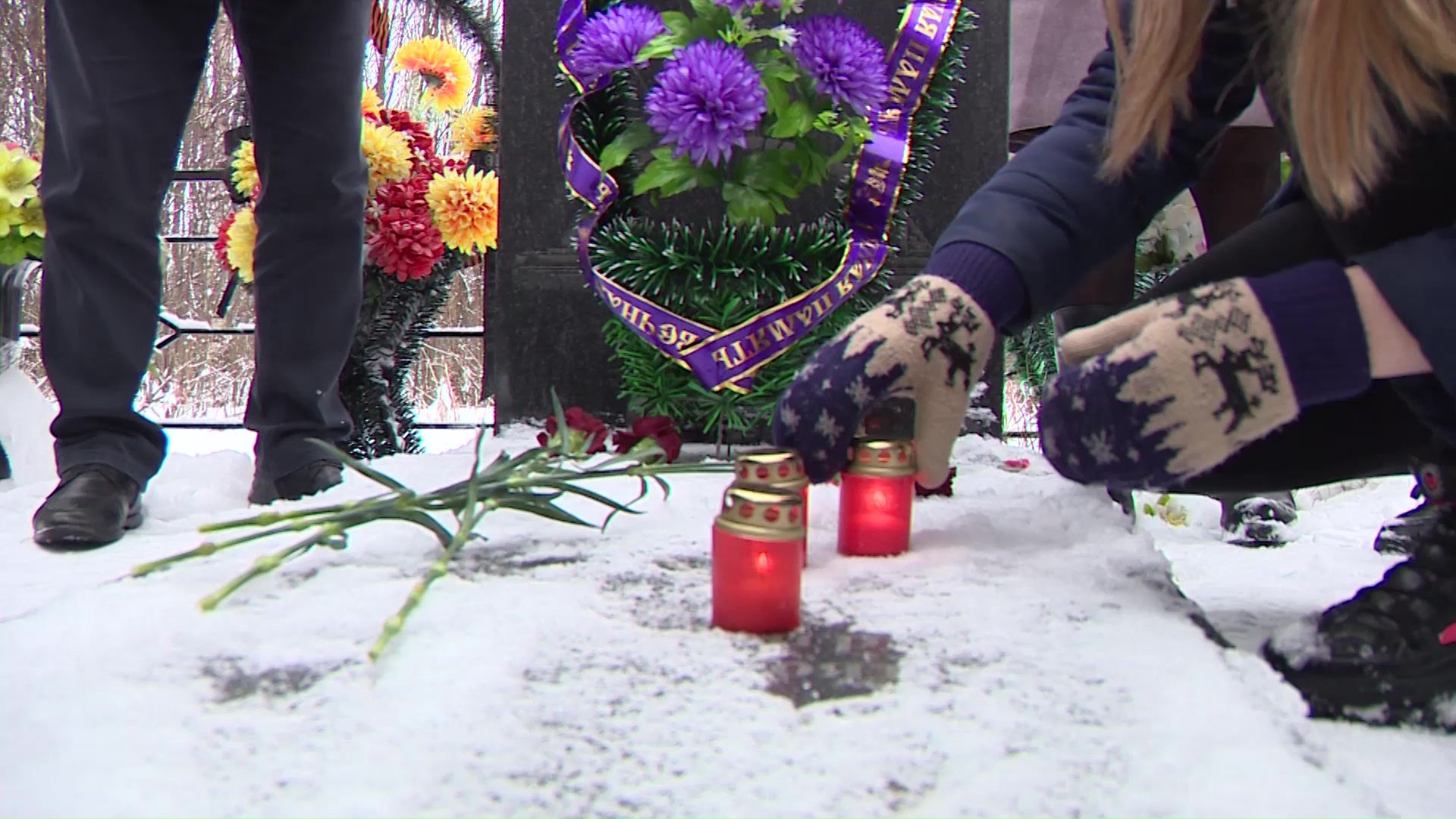 Школьники и общественники посетили захоронения жертв блокадного Ленинграда